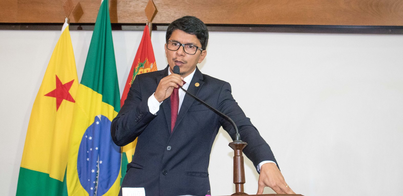 Deputado Jenilson Leite comemora reforma da pista de Jordão e prorrogação do cadastro de reserva do concurso da PM