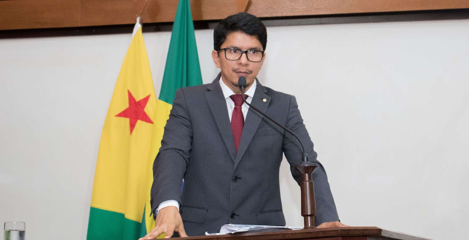 Deputado Jenilson Leite esclarece moradores de Vila Campinas sobre atendimento ambulatorial