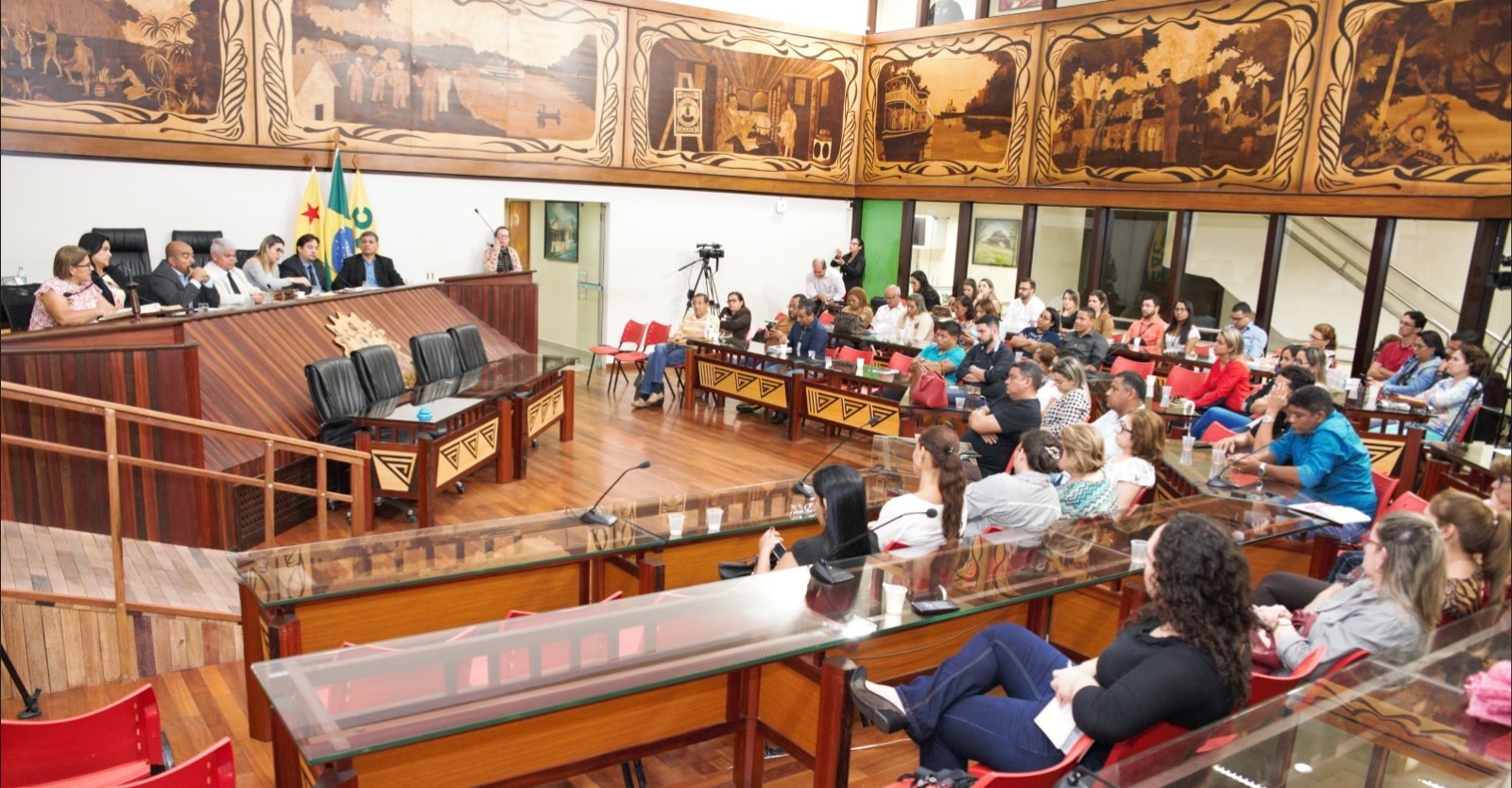 Investimentos na Saúde são apresentados na Aleac durante audiência de prestação de contas
