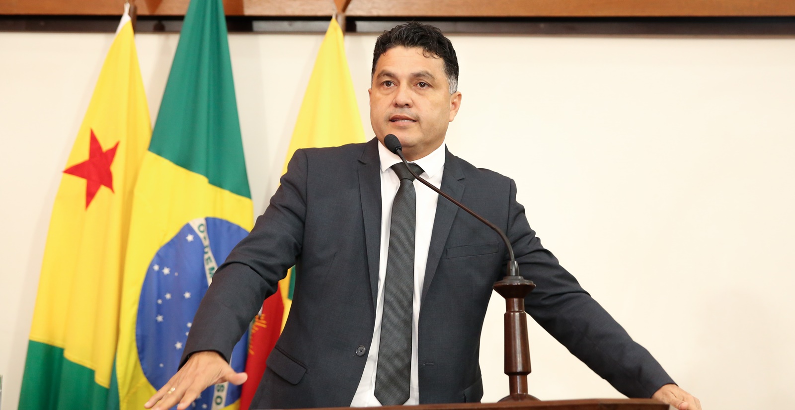 Deputado Eber Machado diz que é necessário ter responsabilidade para escolher um bom representante