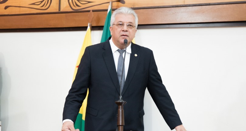 Deputado Nelson Sales destaca reunião de Gladson com servidores da Saúde e acusa governo de abandono na produção rural