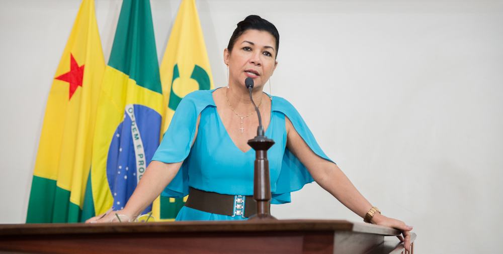Deputada Eliane Sinhasique denuncia abandono de galpão da Cageacre em Brasileia