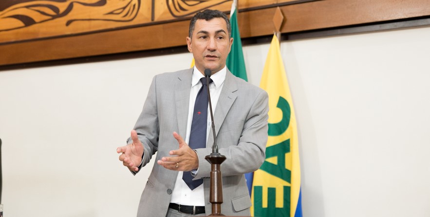 Deputado Jesus Sérgio afirma que ações de combate à dengue também são de responsabilidade das prefeituras