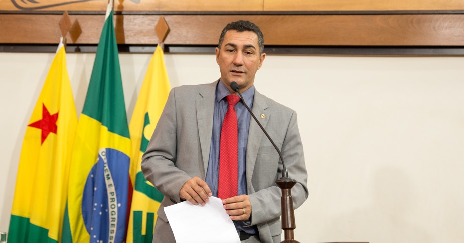 Deputado Jesus Sérgio apresenta projeto que homenageia doutor Baba