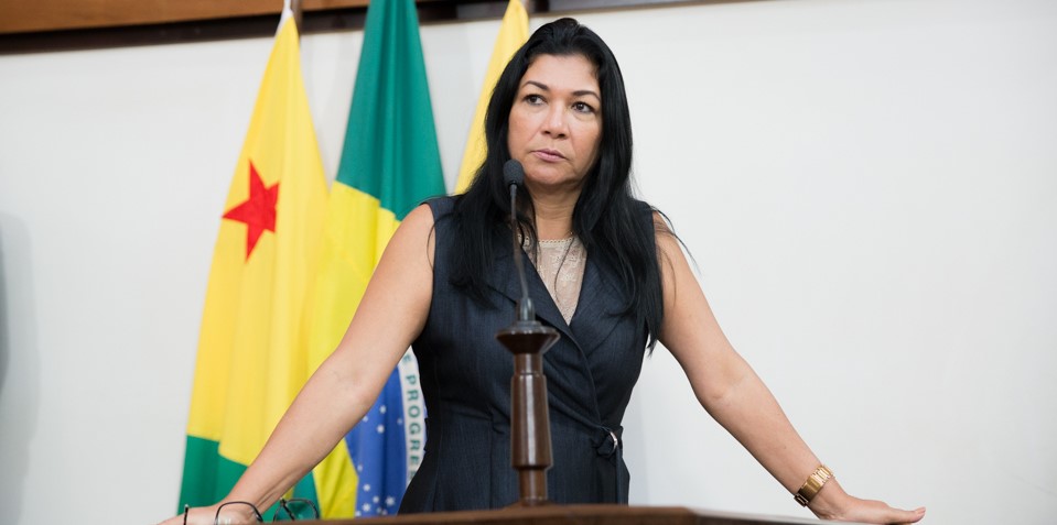 Deputada Eliane Sinhasique apresenta PL que assegura controle de criadouros e proteção de pássaros