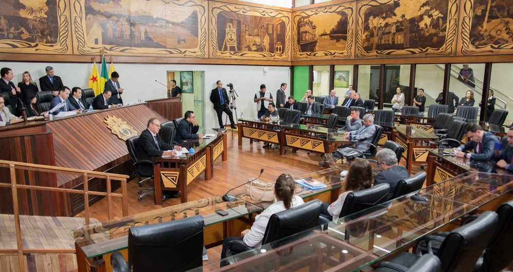 Representantes do comércio discutem com deputados PL que oferta desconto em dívidas empresariais