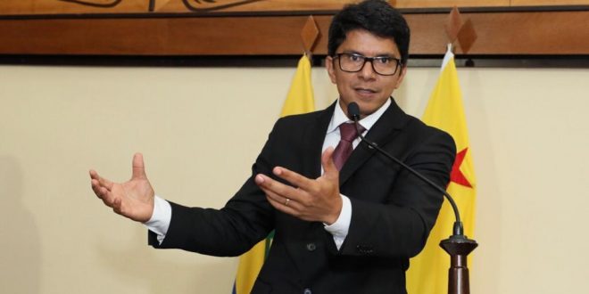 Presidente em exercício Jenilson Leite faz votos de uma eleição tranquila no próximo domingo Presidente em exercício Jenilson Leite faz votos de uma eleição tranquila no próximo domingo
