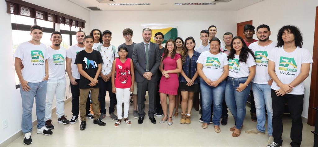 Alunos do Pré-Enem da Aleac aprovados em universidades federais agradecem a Nicolau Júnior pela continuação do projeto