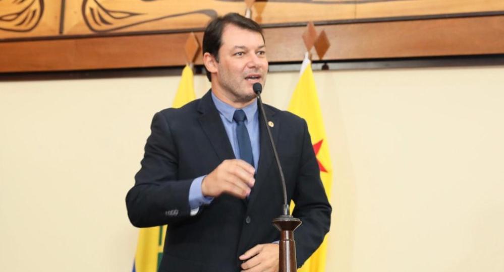 Roberto Duarte quer saber destinação de recursos arrecadados pelo Detran