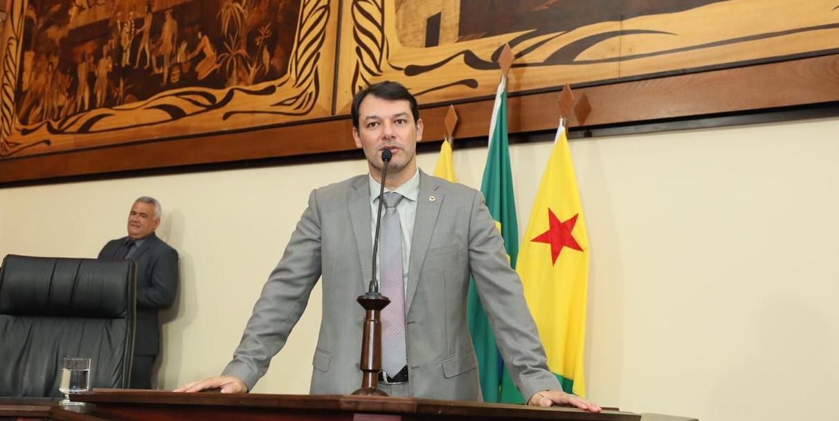 Roberto Duarte indica ao governo que recupere casa flutuante de apoio a ribeirinhos