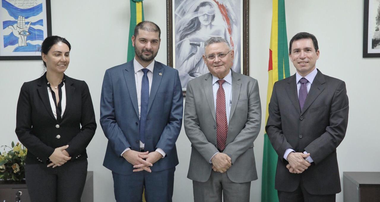 Presidente Nicolau Júnior visita Tribunal de Justiça