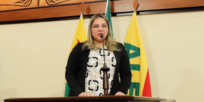 Meire Serafim questiona governo do Estado sobre aquisição da vacina Sputnik V Meire Serafim questiona governo do Estado sobre aquisição da vacina Sputnik V