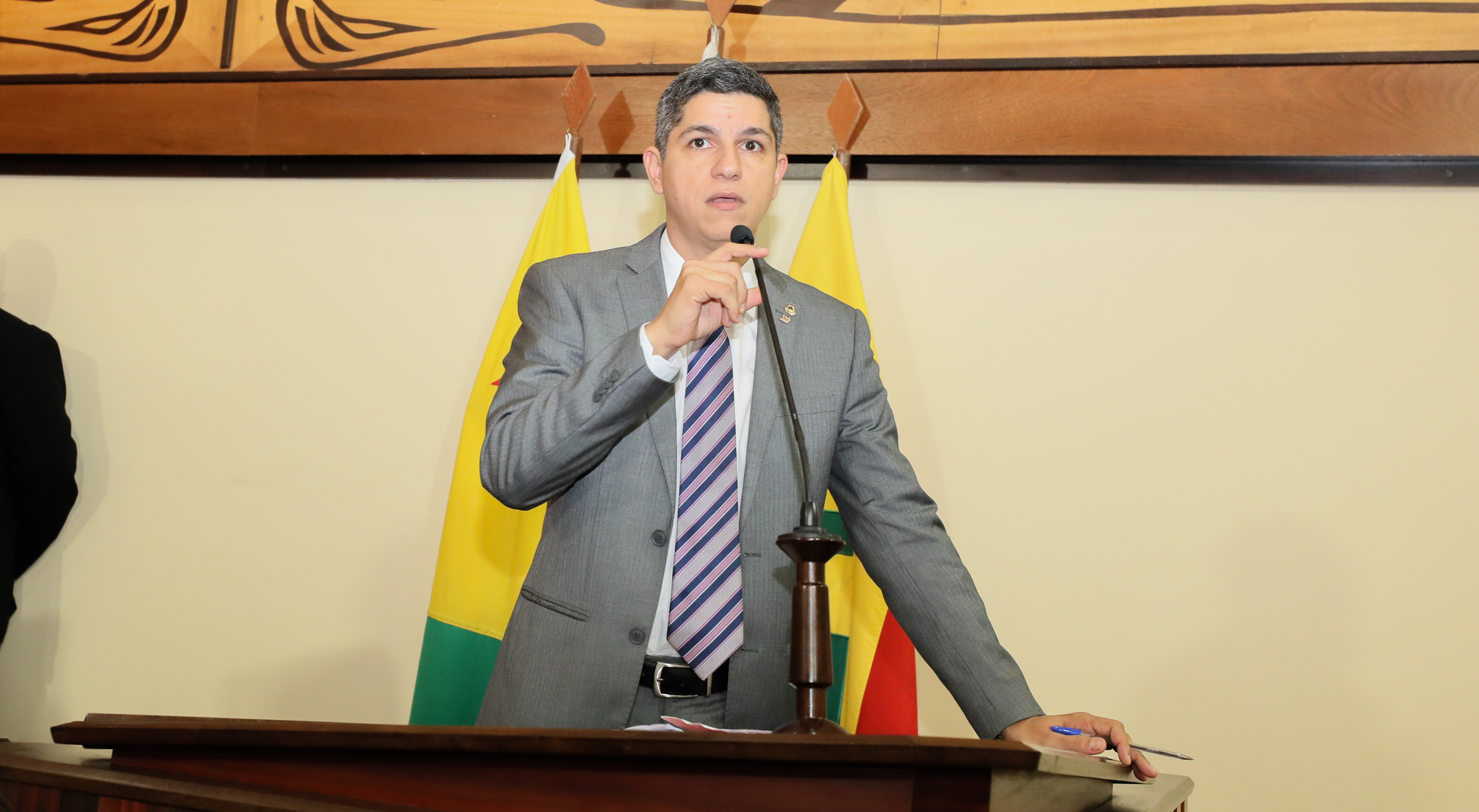 Calegário entra com representação no MP para garantir isonomia a participantes do processo seletivo da Sesacre
