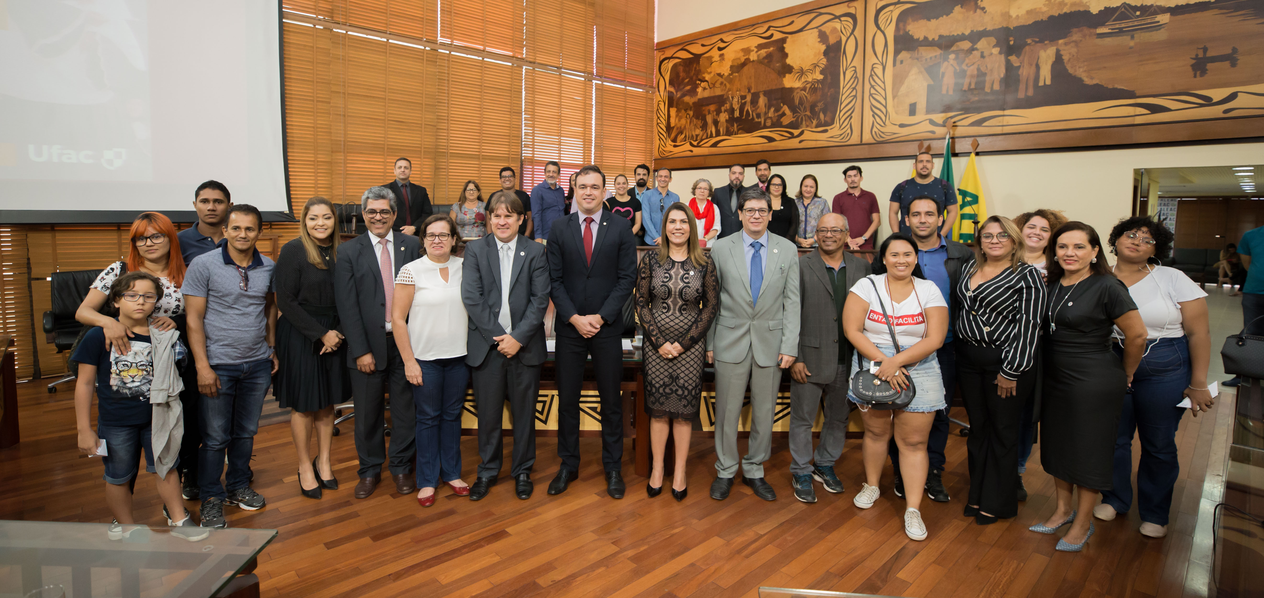 Comissão de Educação da Aleac realiza audiência pública para debater cortes no orçamento da Educação