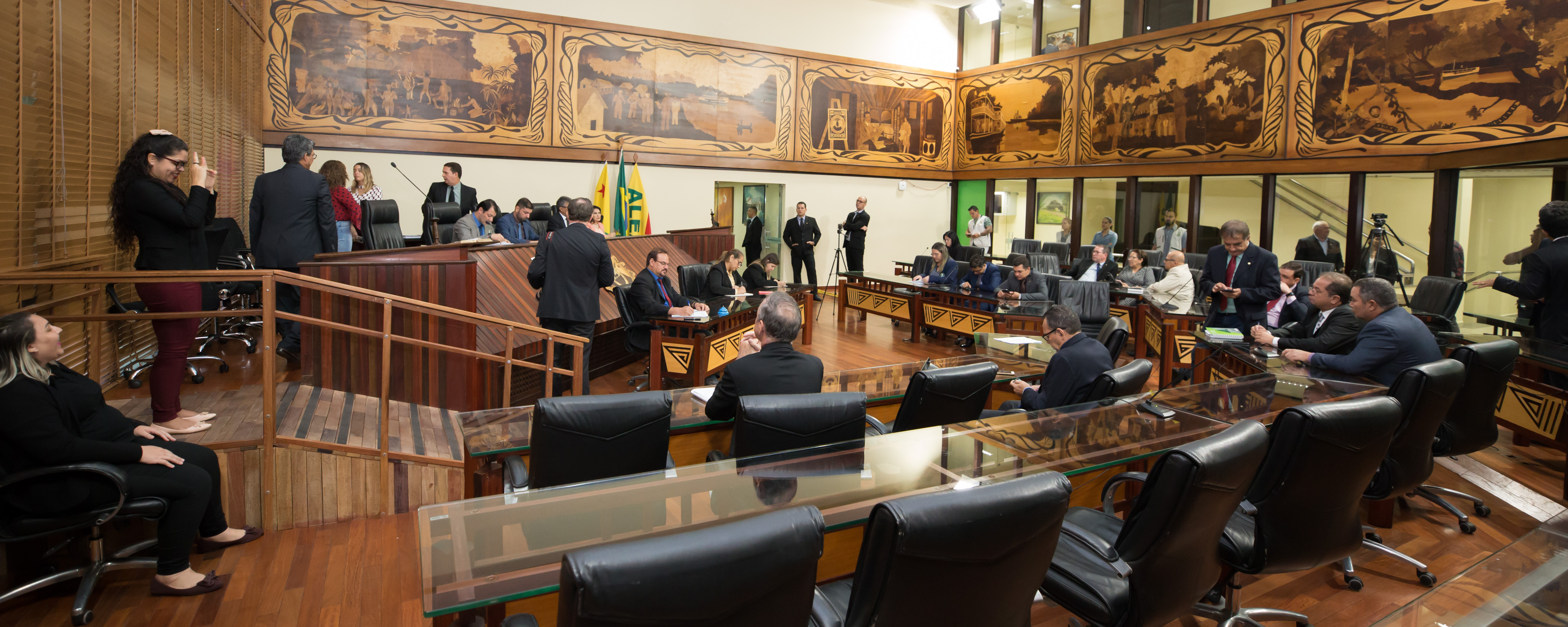 ﻿Deputados aprovam Projetos de Lei e LDO em sessão que antecede o recesso parlamentar