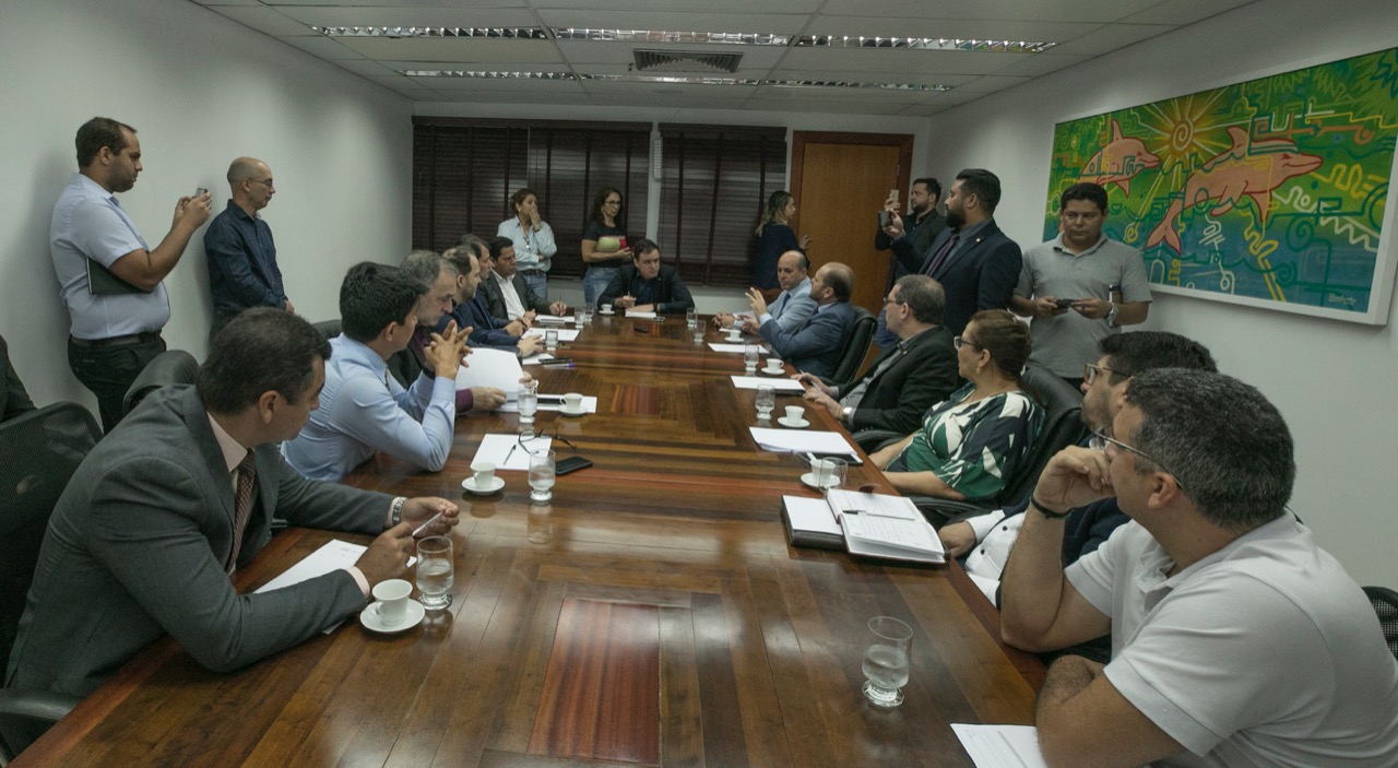﻿Deputados do Acre e Rondônia firmam parceria para combater aumento de energia elétrica