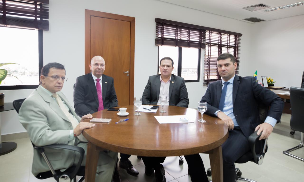 ﻿Nicolau Júnior fortalece relação institucional com o Poder Executivo