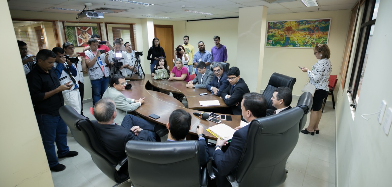 ﻿Membros da CPI da Energisa na Aleac apresentam resultados das investigações durante coletiva de imprensa