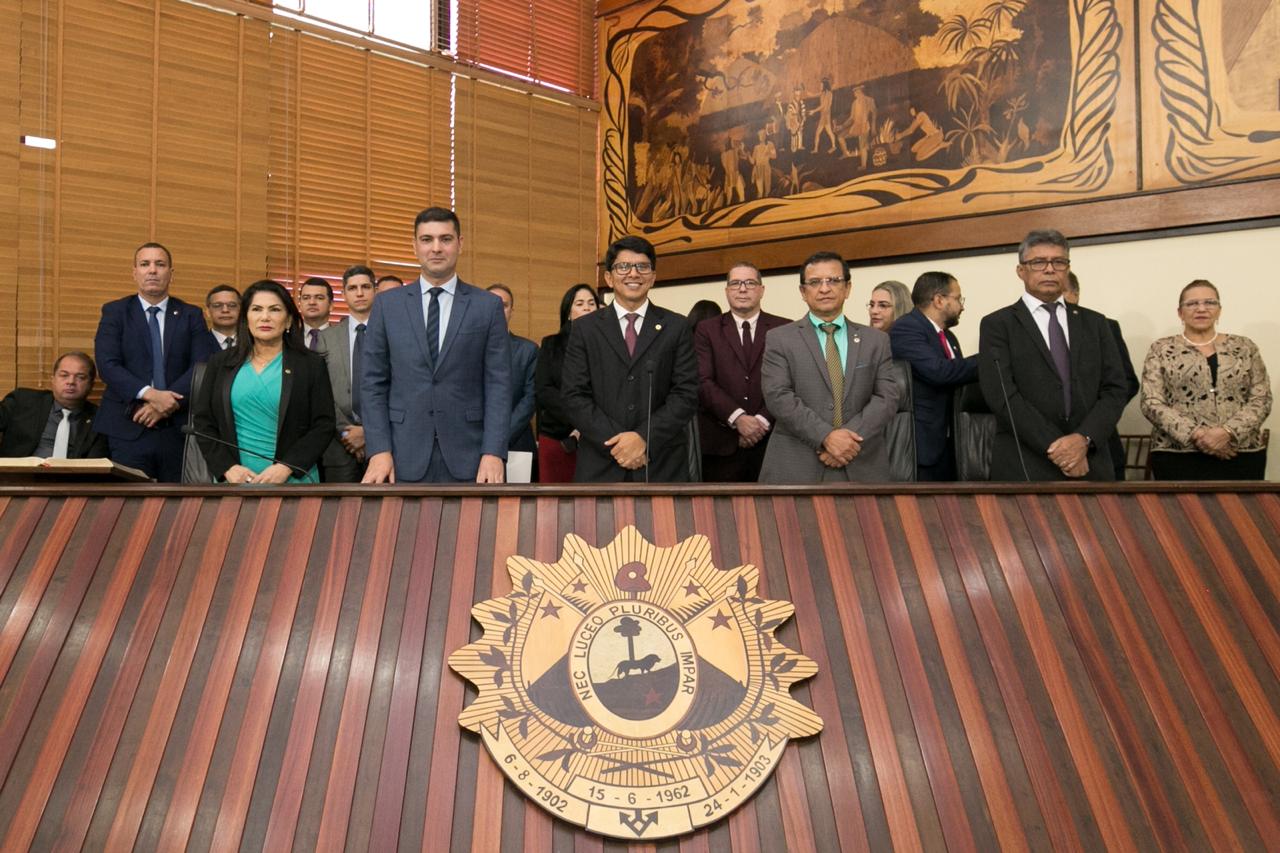 ﻿Aleac realiza última sessão solene do ano com homenagens