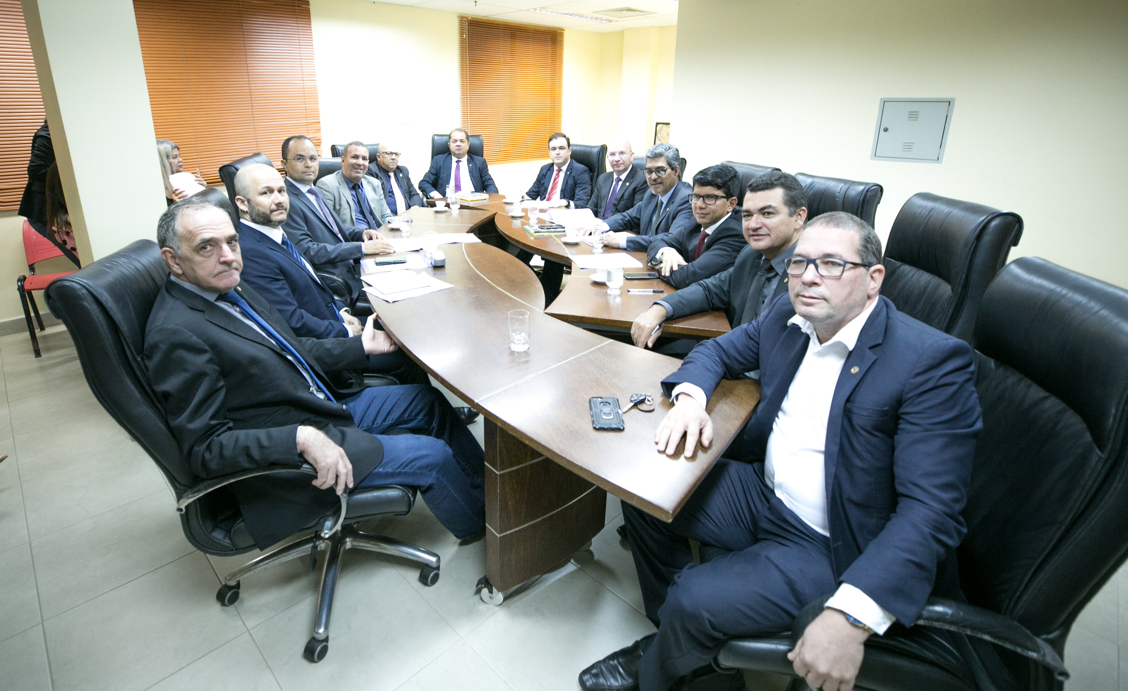 Deputados se reúnem com corregedor- geral da Justiça para discutir projetos que tramitam na Aleac