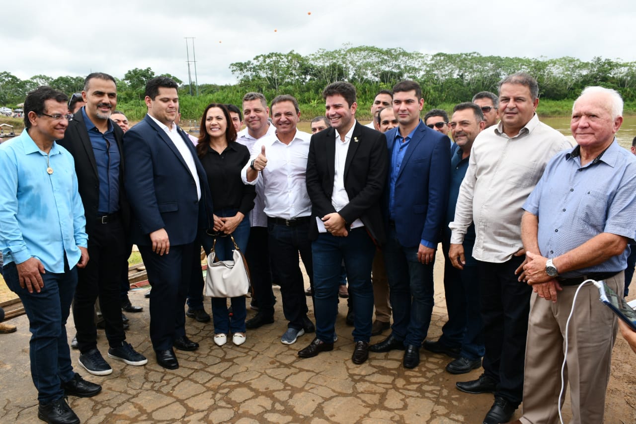 ﻿Nicolau Júnior acompanha presidente do Senado Federal, Davi Alcolumbre, durante agenda no Juruá