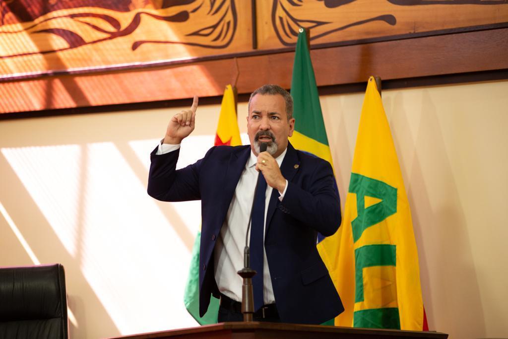 Deputado Nenem Almeida fala sobre falta de papiloscopistas e pede ao governo a realização imediata de concurso