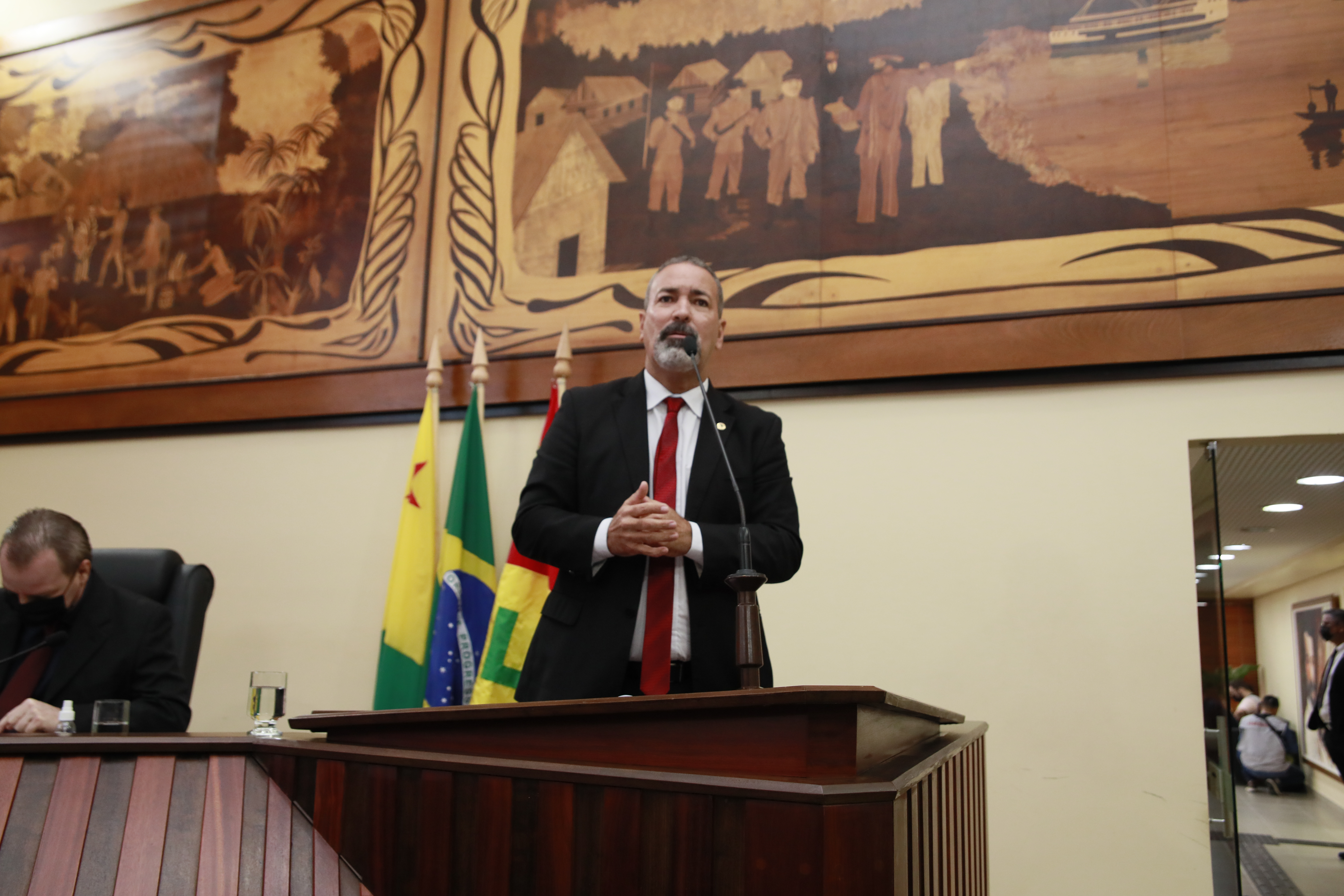 Nenem Almeida volta a cobrar isonomia e titulação do militares,(promessa do Governo).