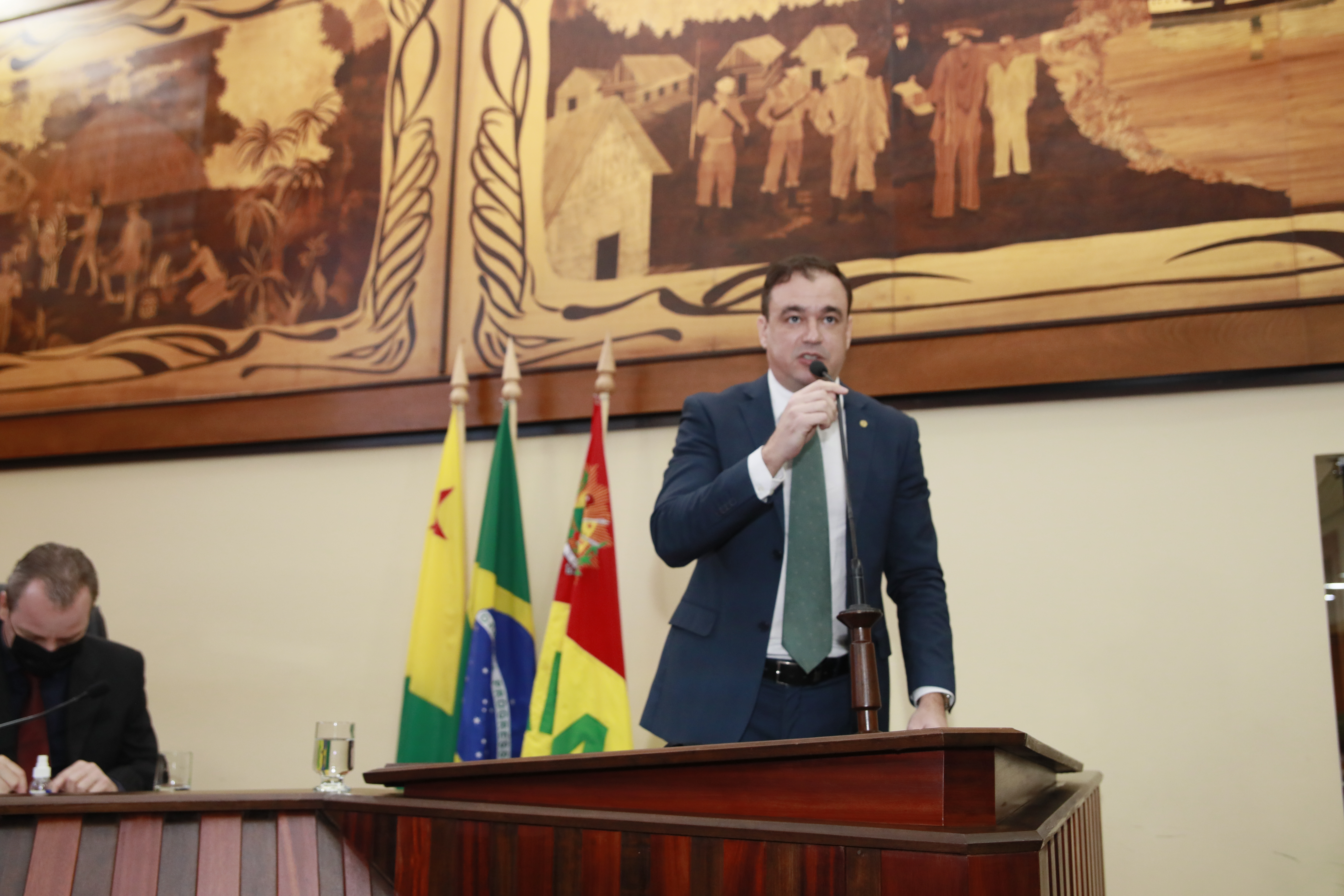 Daniel Zen questiona proposta do governo a servidores da Educação “Não tem lógica alguma”