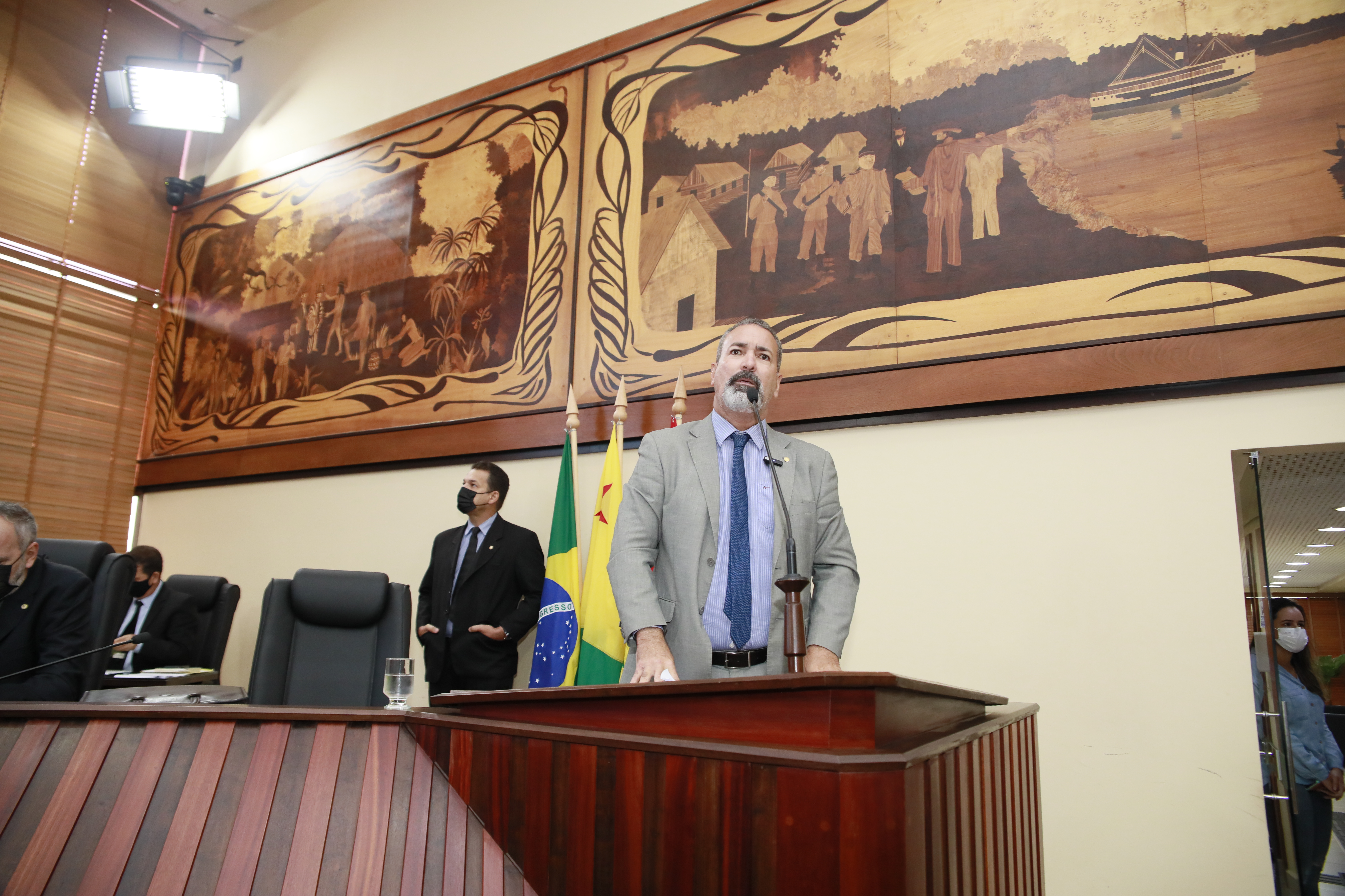 Nenem Almeida volta a cobrar convocação de cadastros de reserva do Idaf e Educação
