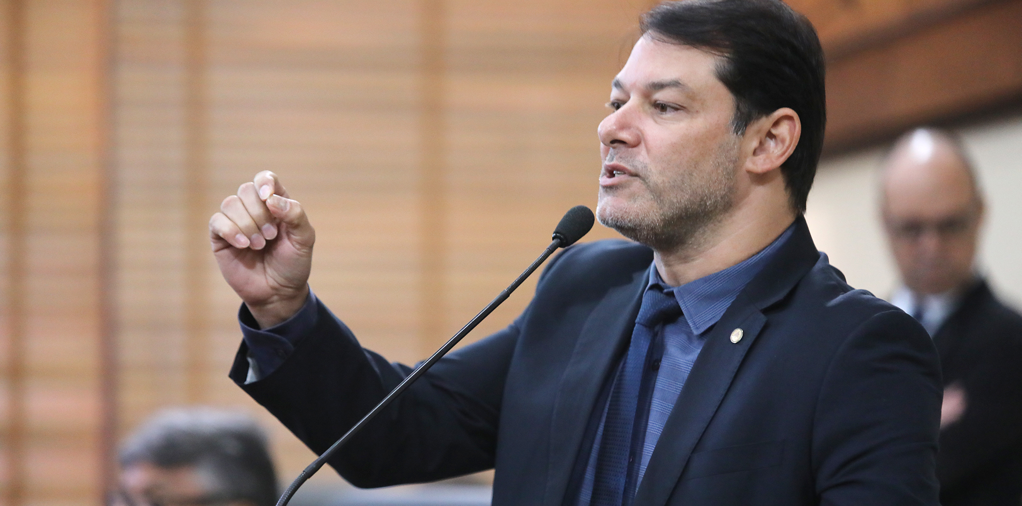 Roberto Duarte cobra resposta do governo do Estado sobre óbitos de bebês