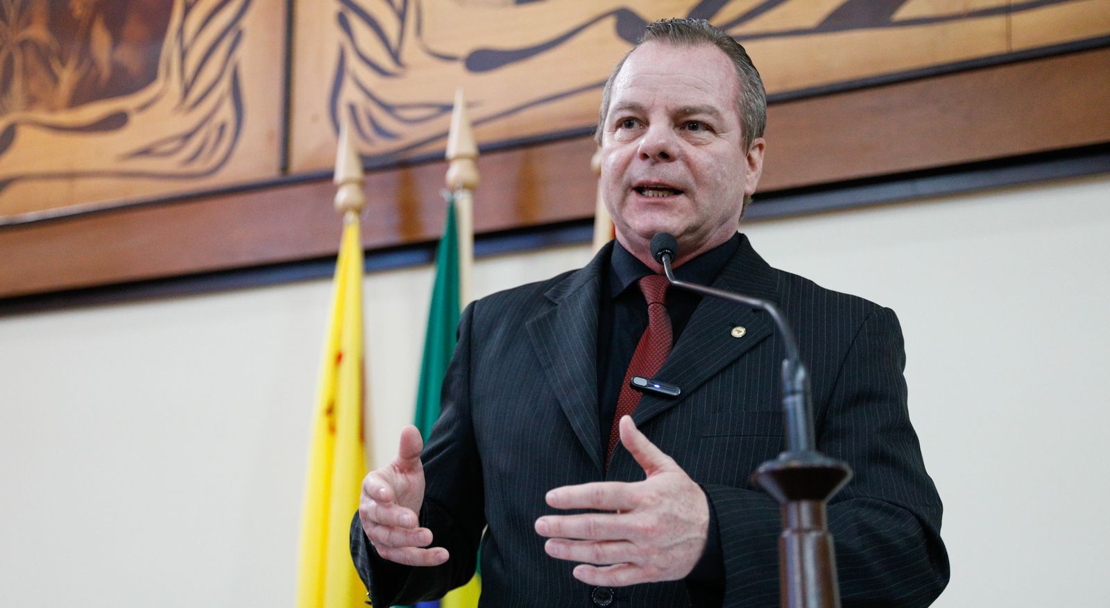 Pedro Longo apresenta indicação para que escola da comunidade Vila Campinas seja transformada em instituição de ensino cívico-militar