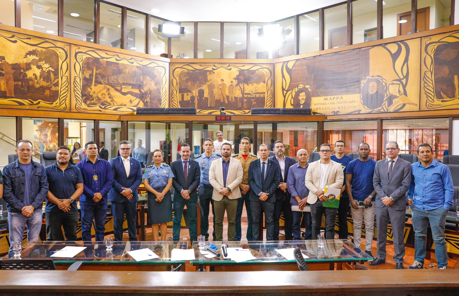 Audiência pública na Aleac debate porte de armas por agentes de segurança  em ambientes com venda de bebidas alcoólicas