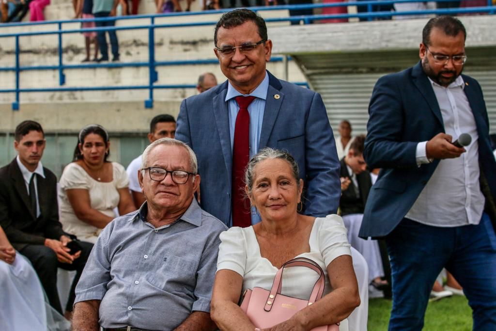 Gonzaga participa da inauguração do Procon e IPEM em Cruzeiro do Sul e prestigia casamento coletivo com 500 casais na Arena Juruá