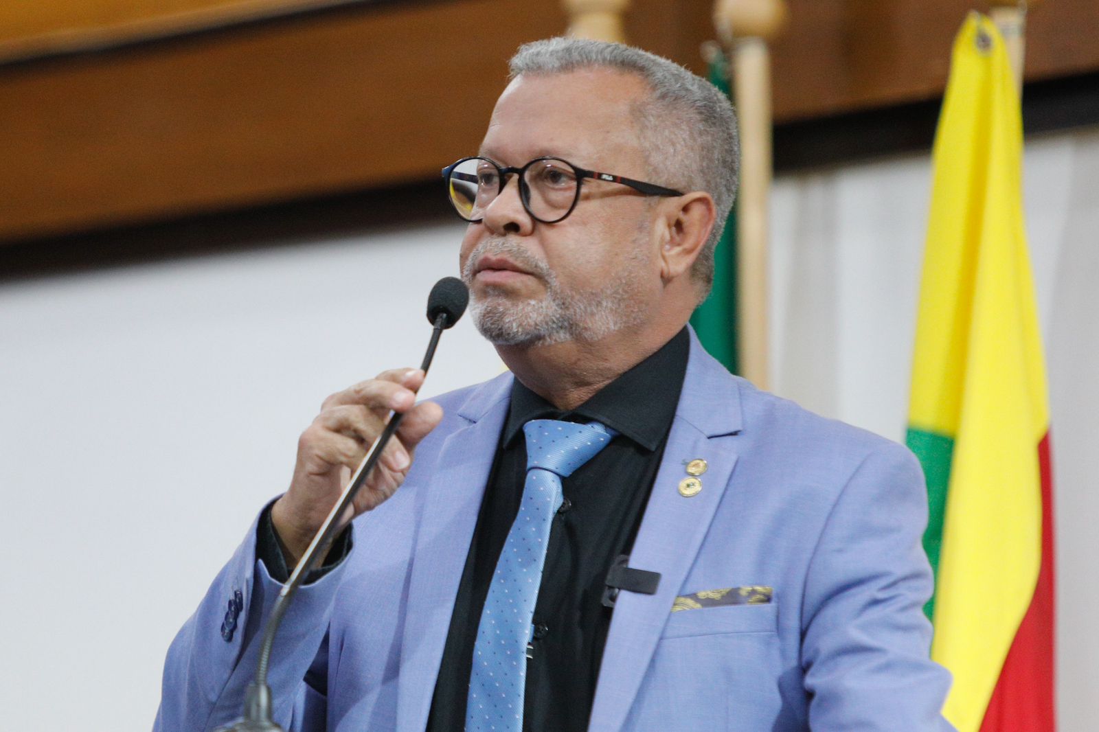 Afonso Fernandes comenta discurso de Edvaldo Magalhães sobre pedido de afastamento de Gladson “Quis transformar em uma peça teatral”
