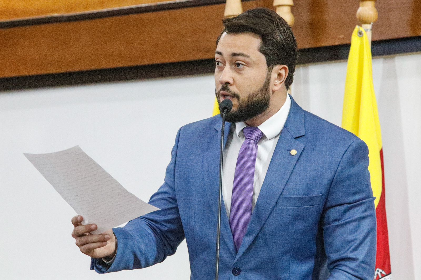 Emerson Jarude denuncia bloqueio de passagens para TFD e critica gastos em viagens internacionais