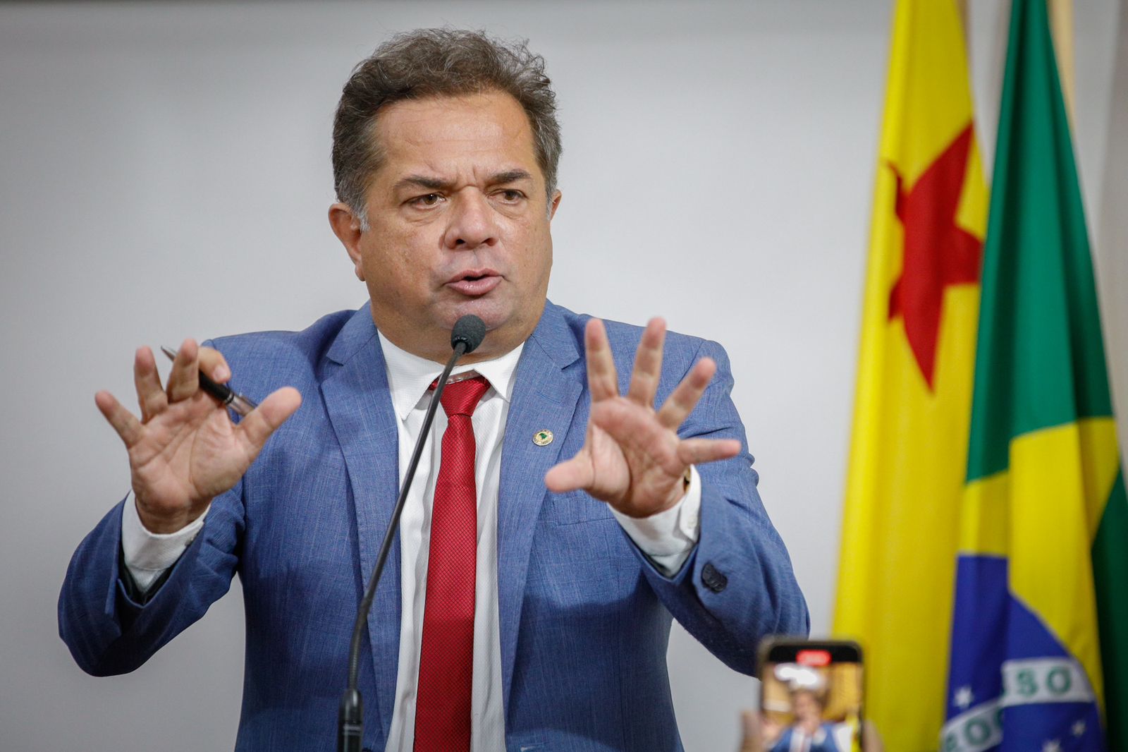 Durante sessão na Aleac, deputado Marcus Cavalcante defende debate amplo sobre desenvolvimento do Acre