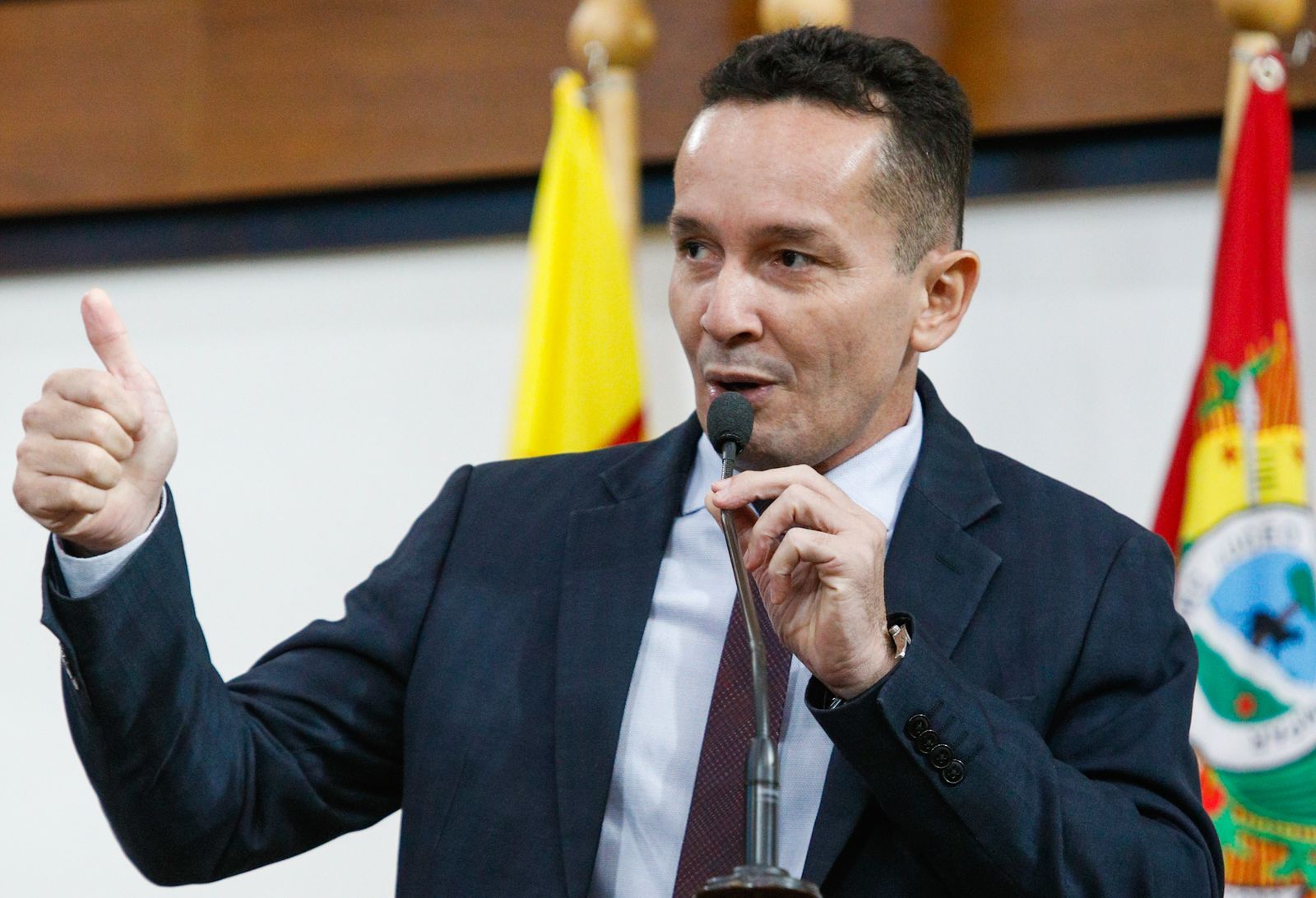 Deputado Adailton Cruz cita preocupações sobre saúde e corrupção em sessão na Aleac