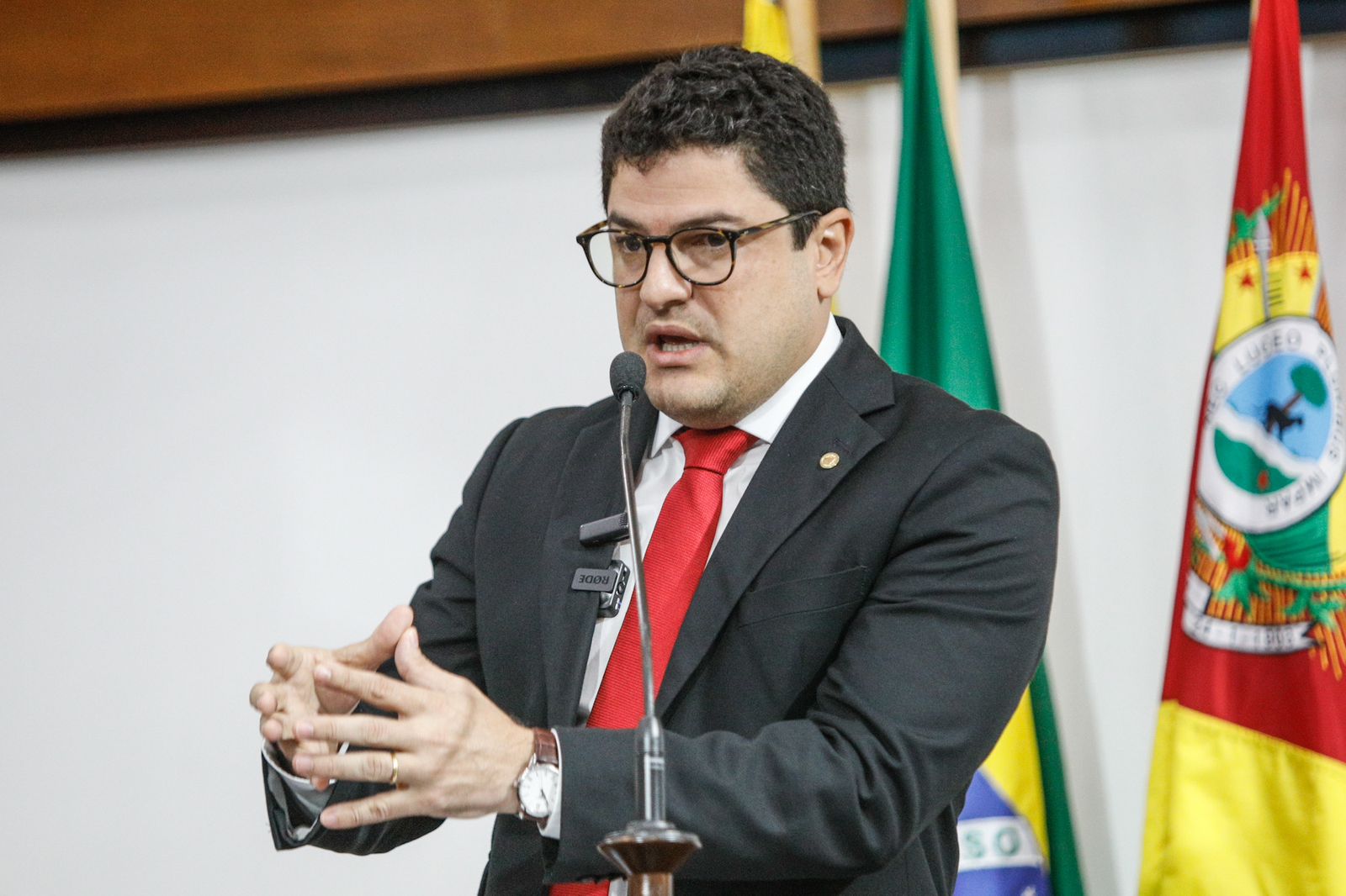 Eduardo Ribeiro propõe estudo para enfrentar cheias do Rio Acre e anuncia internacionalização do aeroporto Presidente Médici