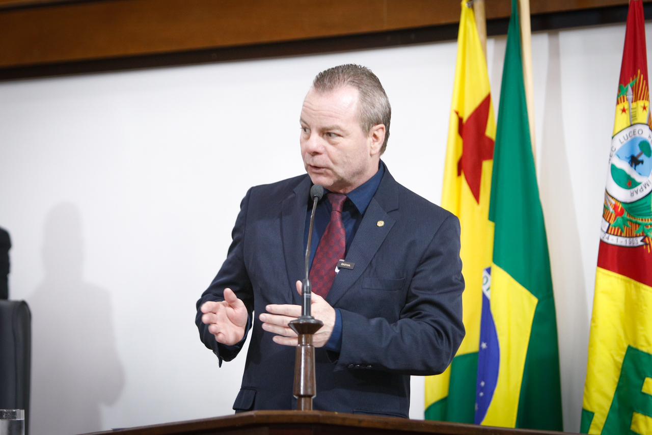 Pedro Longo elogia projeto do Tribunal de Justiça que regulamenta atividade de juiz de paz no Estado