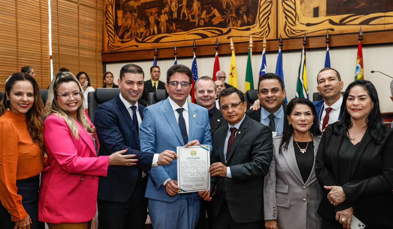 Em nome da Mesa Diretora da Aleac, Luiz Gonzaga parabeniza governador Gladson Cameli pelo Aniversário