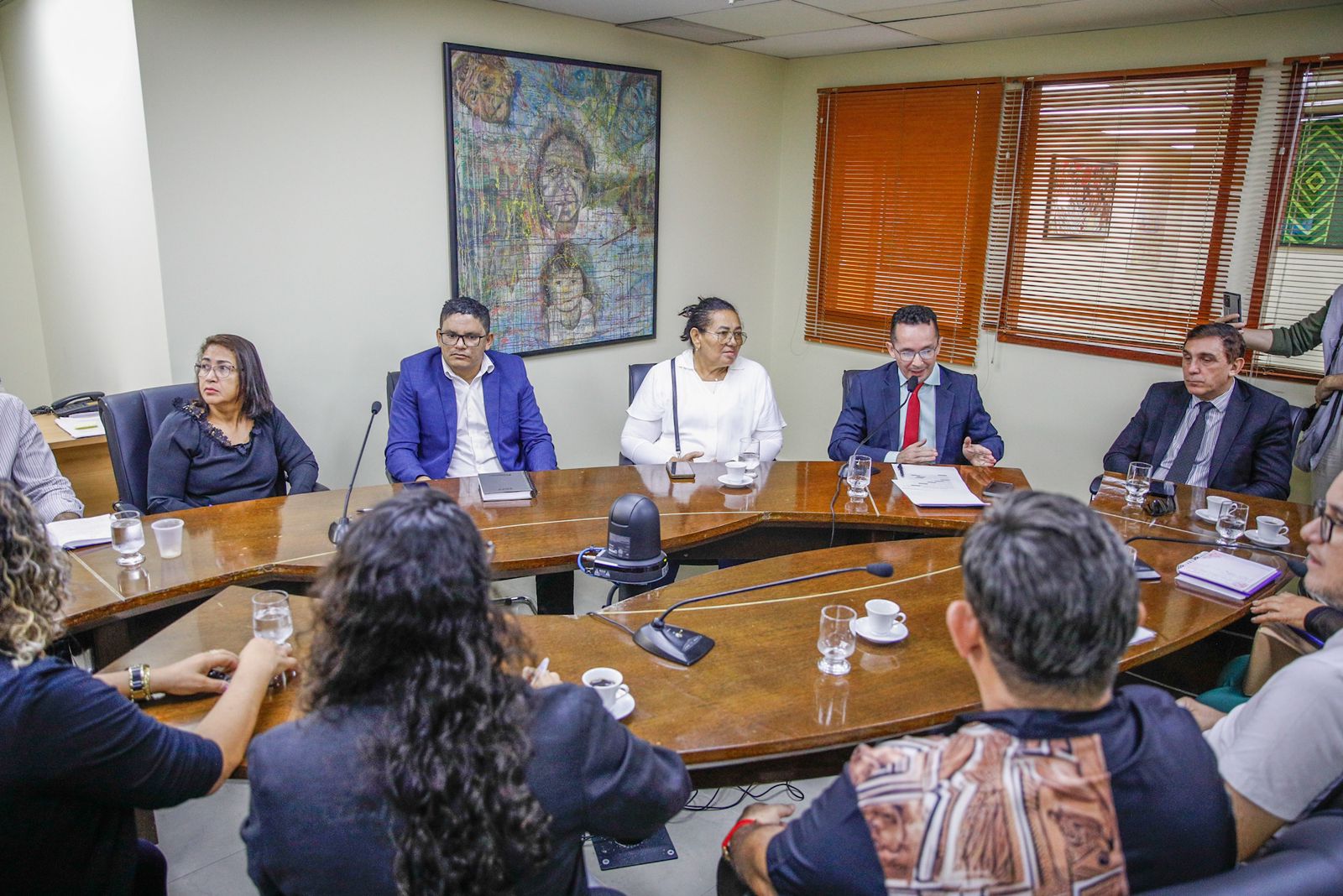 Reunião na Aleac discute estado da saúde no Hospital Regional do Juruá