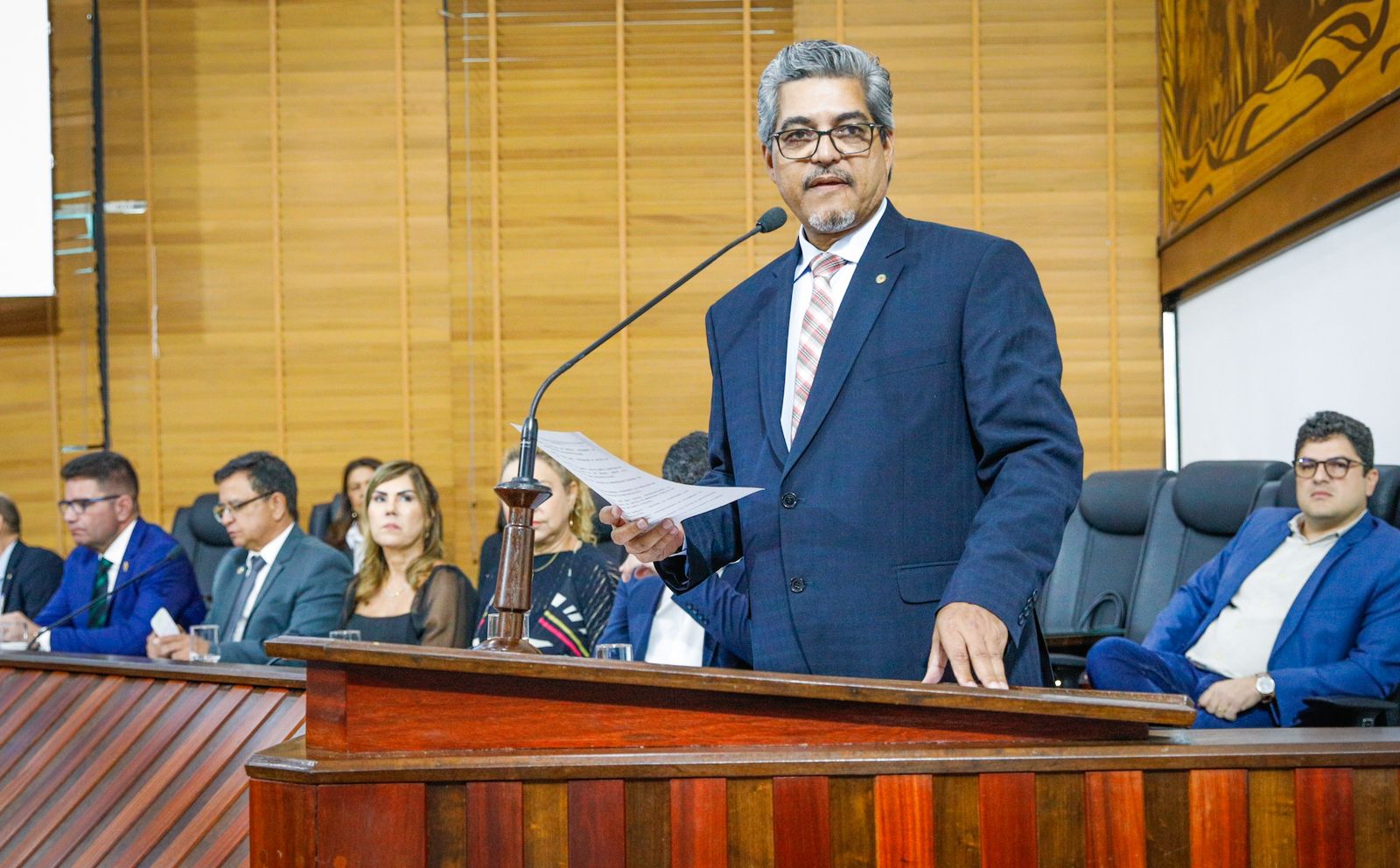 Edvaldo Magalhães lembra a conquista da formação superior dos professores da rede pública do Acre