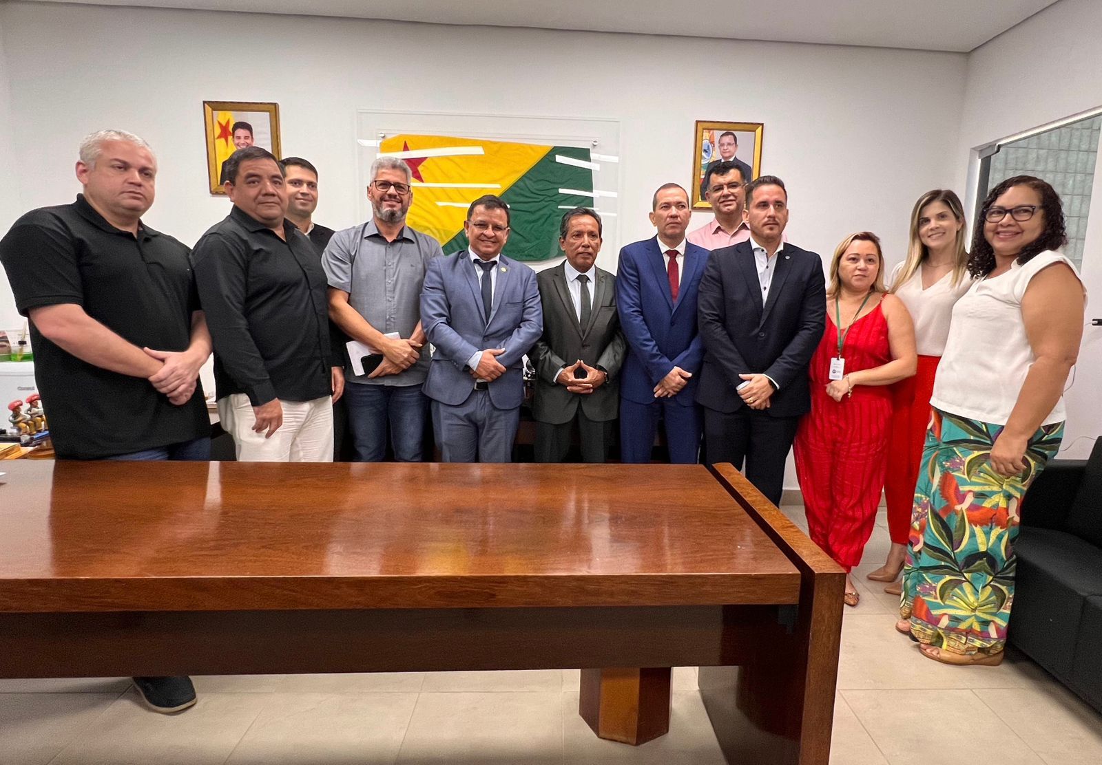 Presidente Gonzaga recebe visita do embaixador da IMBRICS+ Peru para estreitar relações comerciais entre os dois países