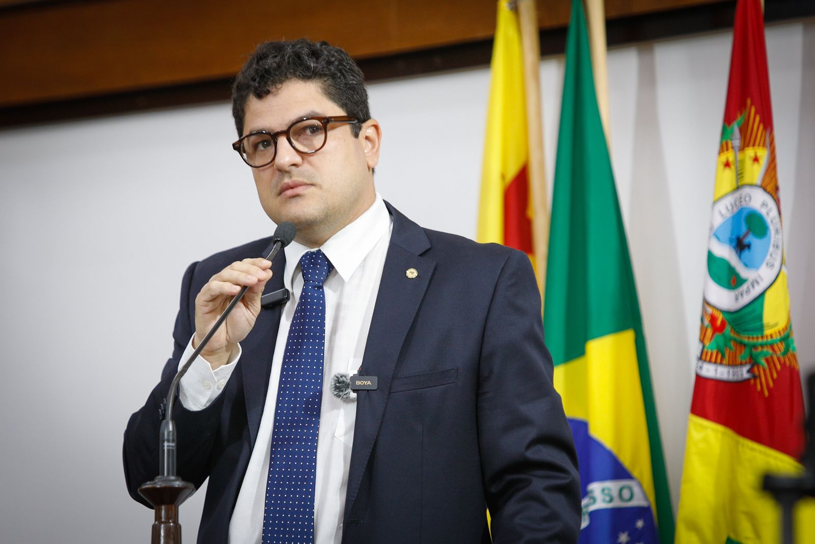 Eduardo Ribeiro garante transparência e continuidade dos serviços em meio a questionamentos sobre contratos públicos no setor de Saúde