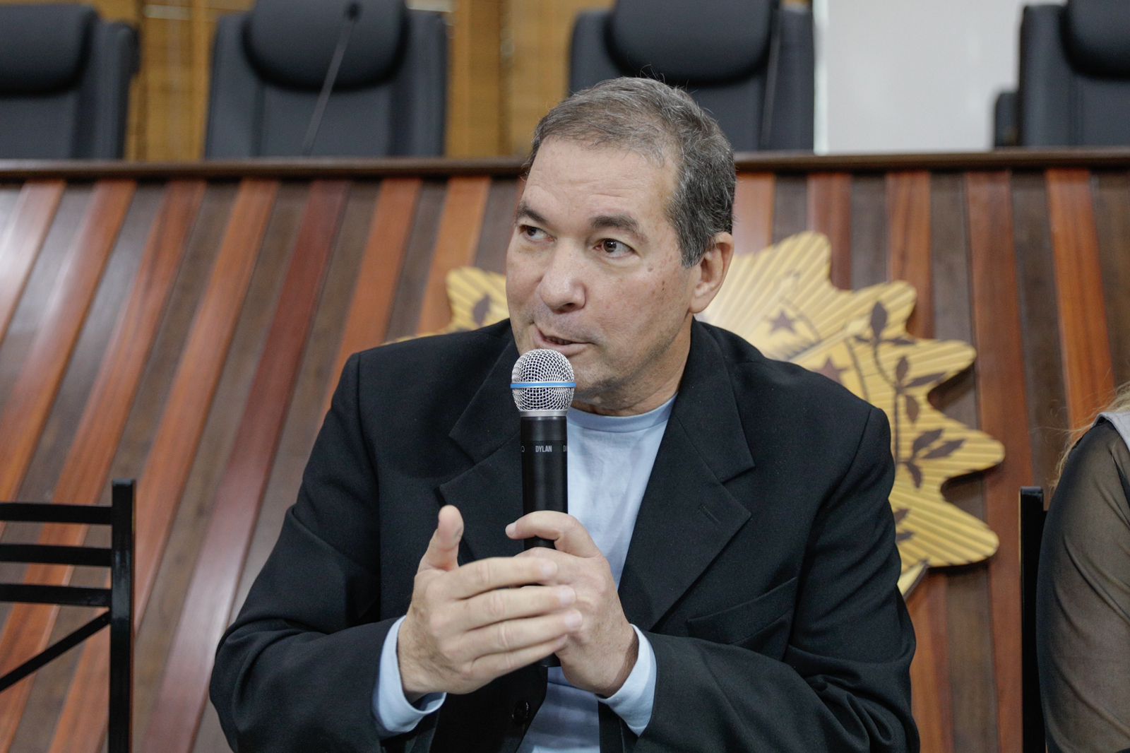 Chico Viga expressa apoio em Audiência Pública sobre direitos das pessoas surdas