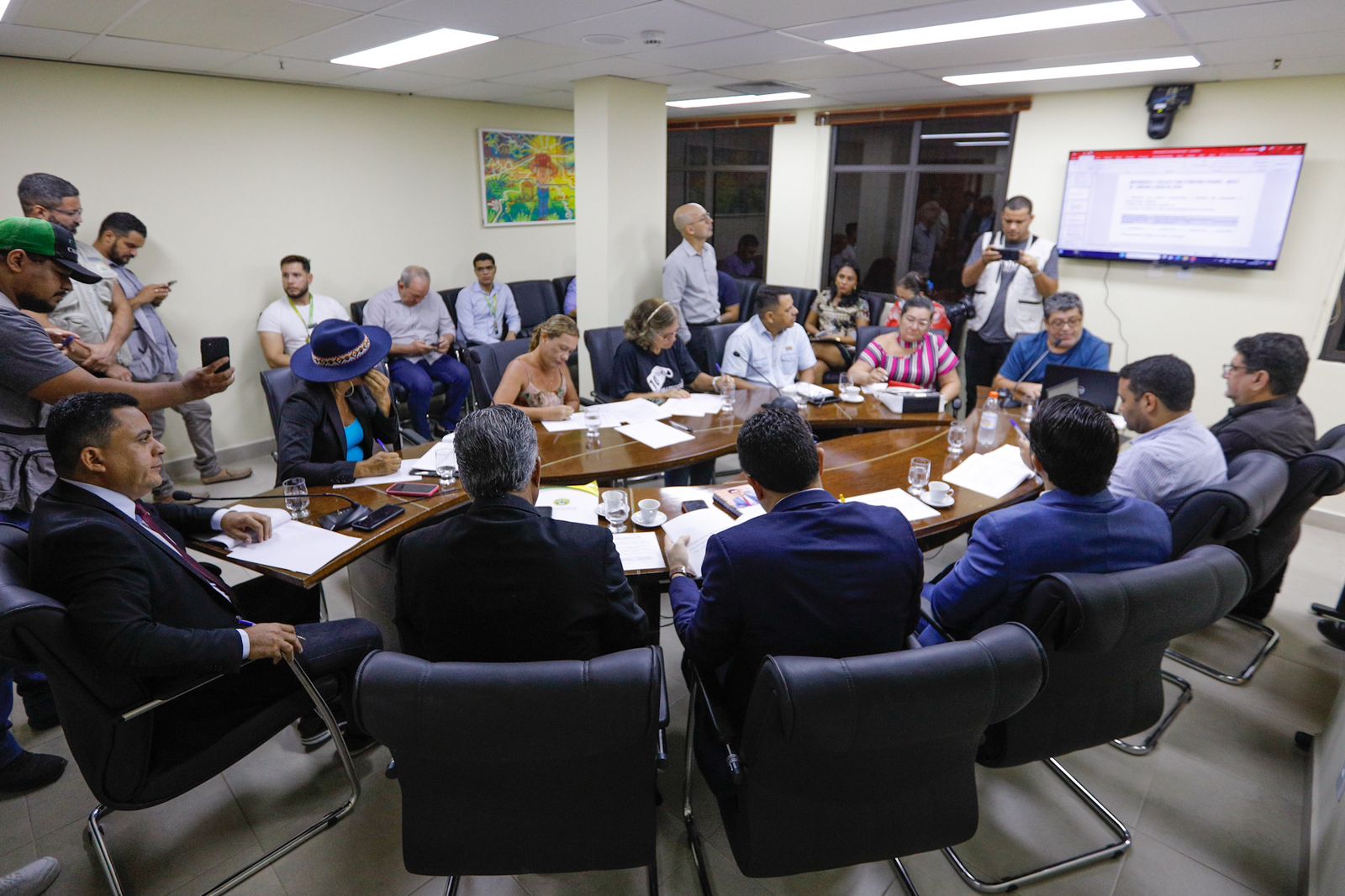 Comissão de Educação discute reivindicação salarial dos trabalhadores em educação do Acre
