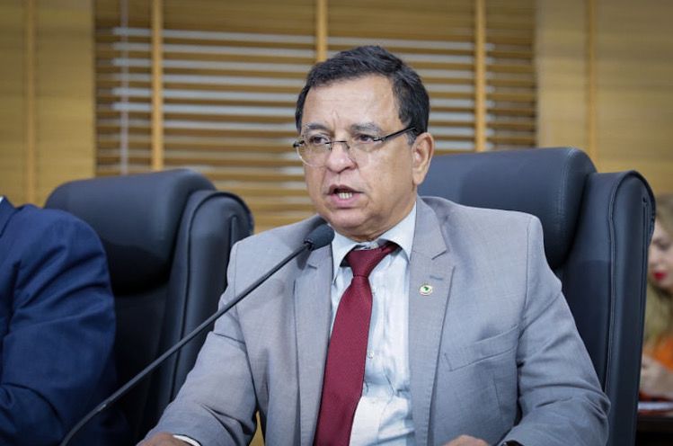 Luiz Gonzaga expressa solidariedade aos deputados Pablo Bregense e Eduardo Ribeiro