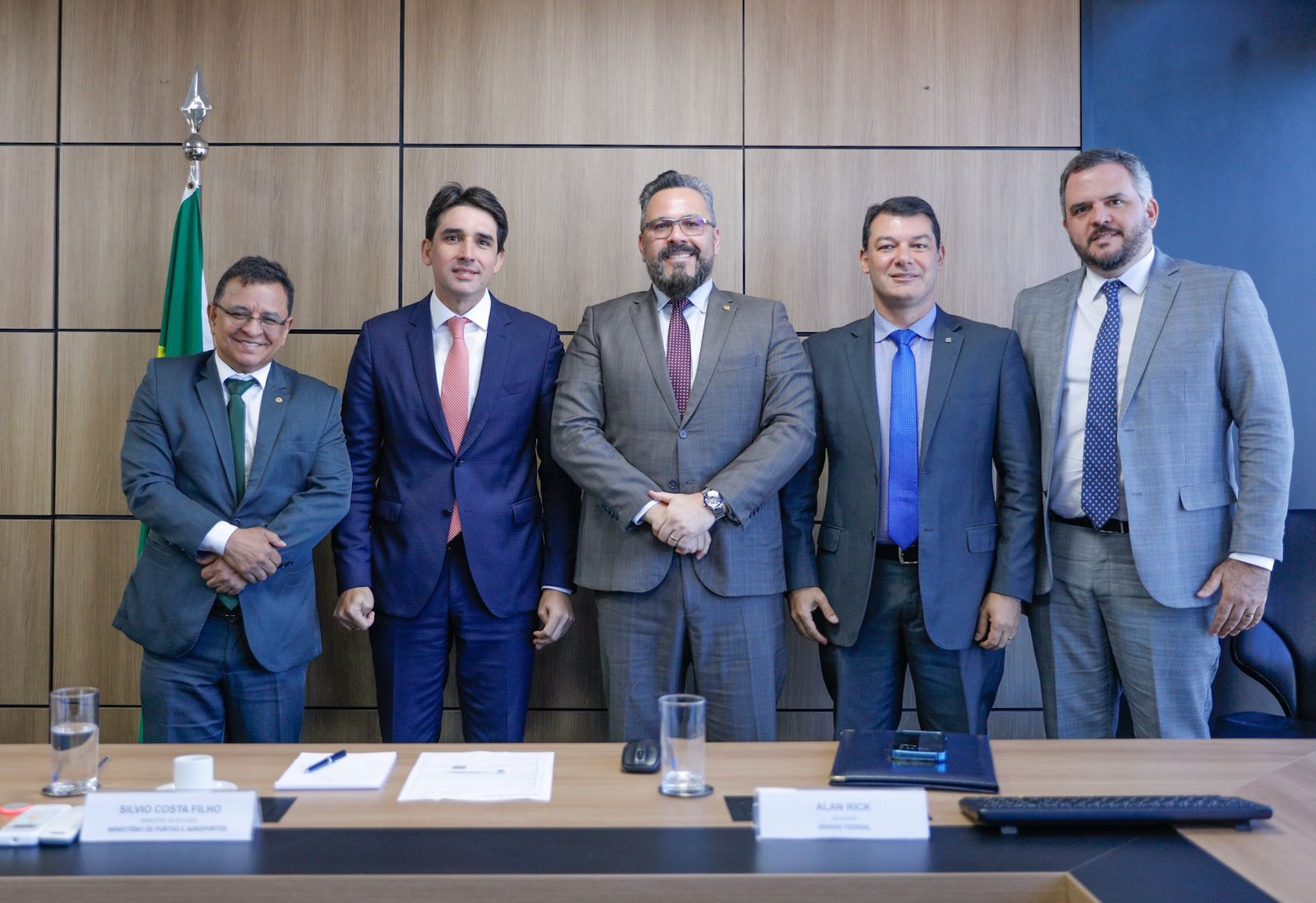 Em Brasília, Gonzaga trata sobre voos internacionais no Acre, regularização fundiária e comércio bilateral com o Peru