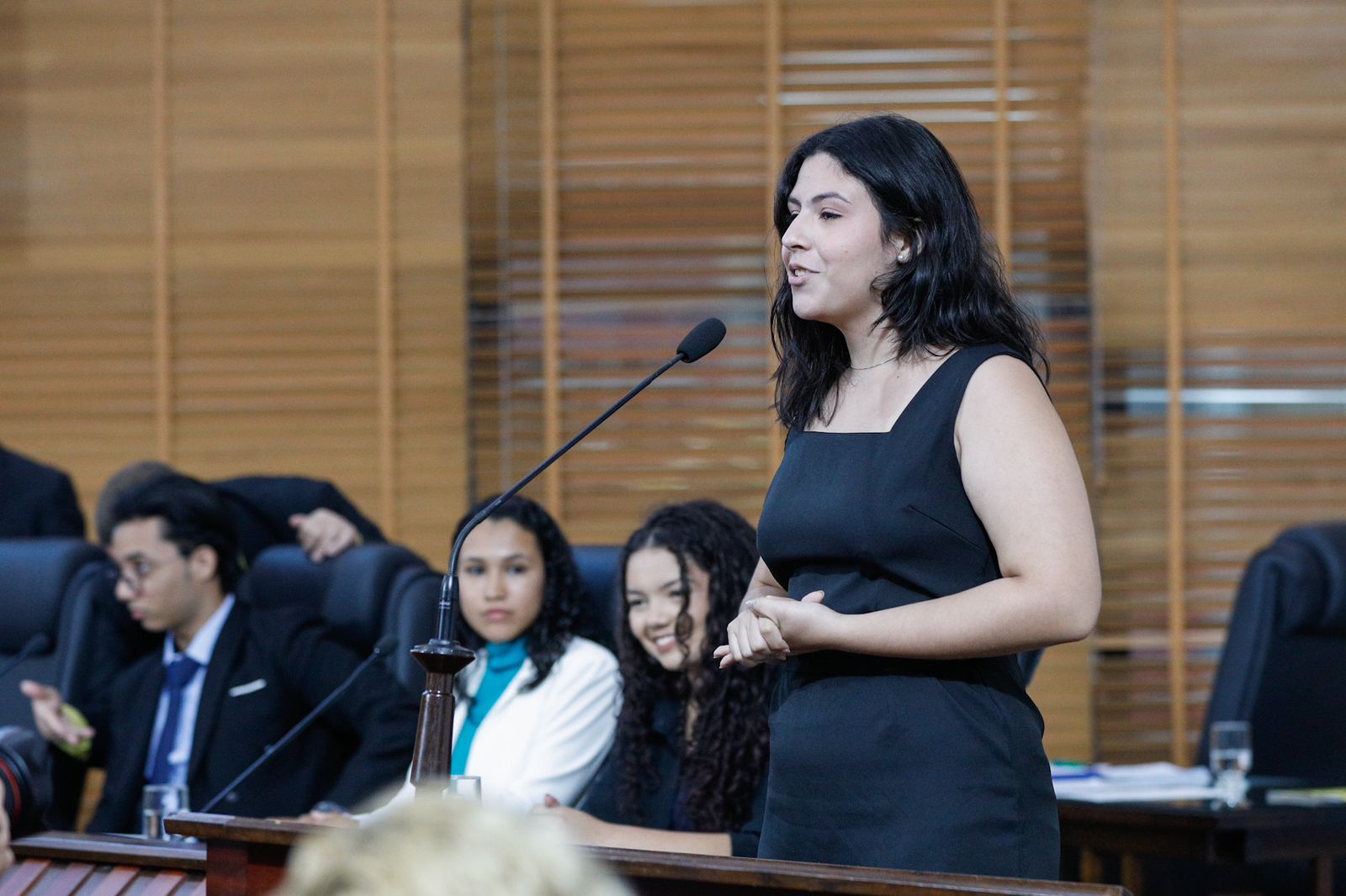 Ana Lyvia agradece a participação no Programa Jovem Parlamentar