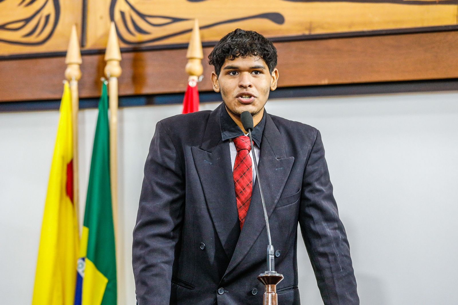 Jovem Parlamentar João Gabriel reflete sobre a importância da participação juvenil na política